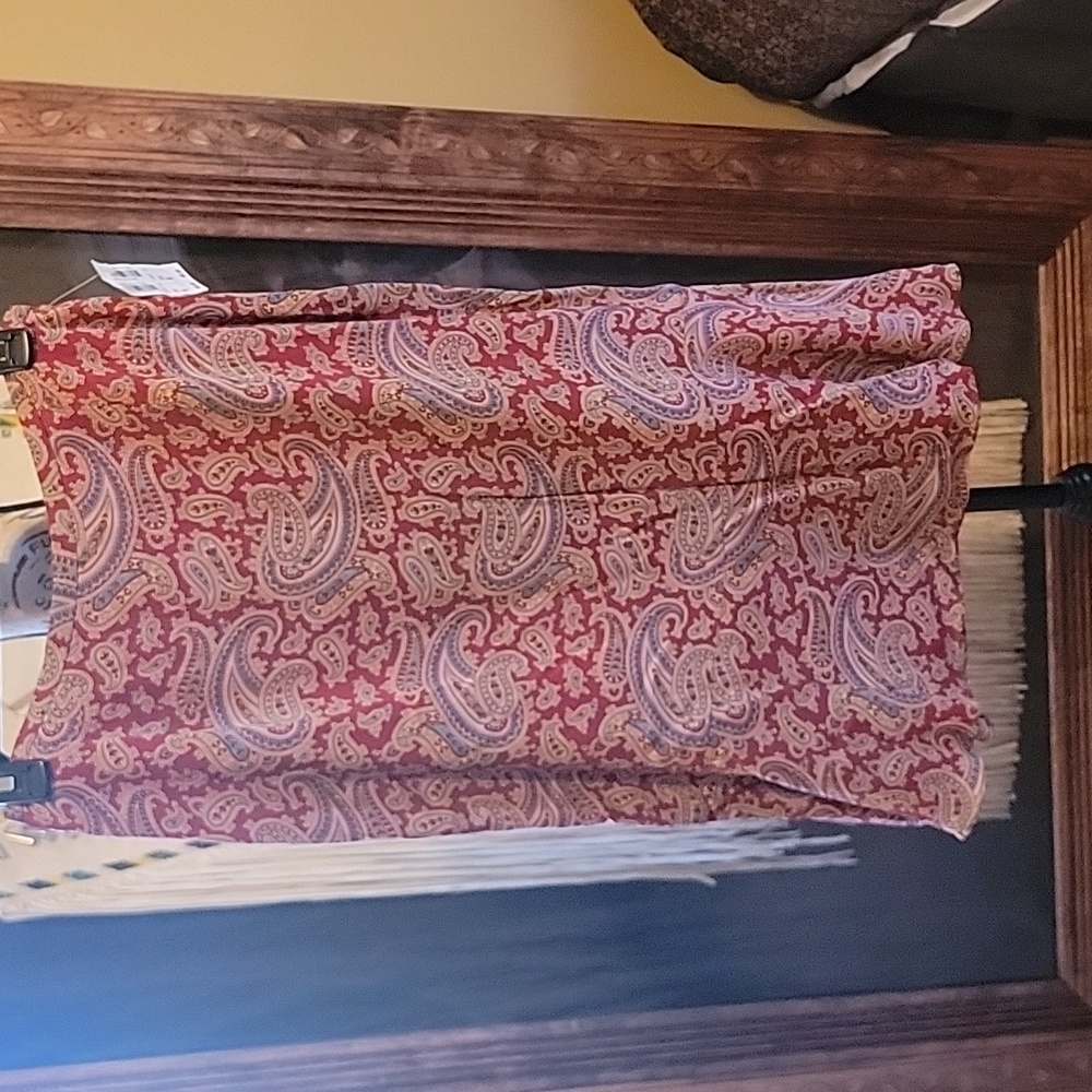 Harold's skirt fully lined